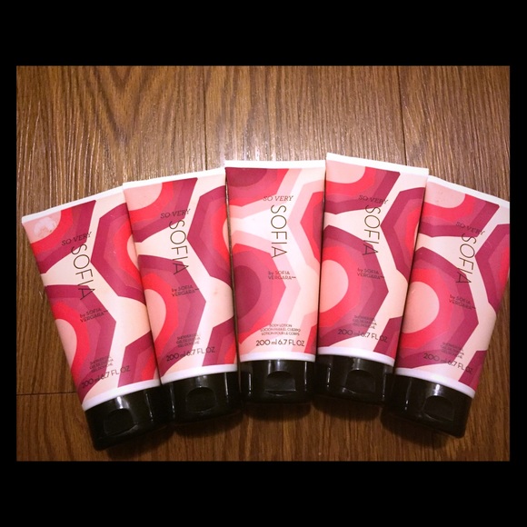 Avon Other - AVON SO VERY SOFIA by SOFIA VERGARA